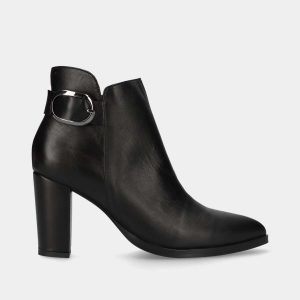 BOTA EM PELE DE SALTO COM FECHO