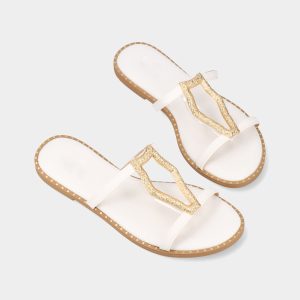 CHINELO RASO COM EFEITO PALHA E APLICAÇÃO