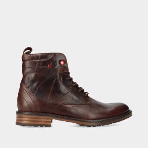 BOTA EM PELE COM CORDÃO E FECHO US