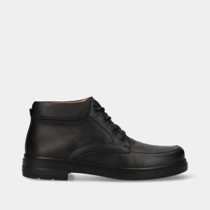BOTA EM PELE DE CONFORTO COM CORDÃO