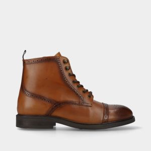 BOTA EM PELE DE CORDÃO E FECHO