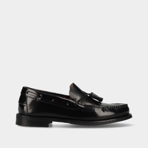 SAPATO CLÁSSICO LOAFERS EM PELE COM BERLOQUES