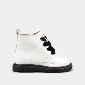 BOTA EM PELE VERNIZ COM CORDÕES DE VELUDO BABYCOOL