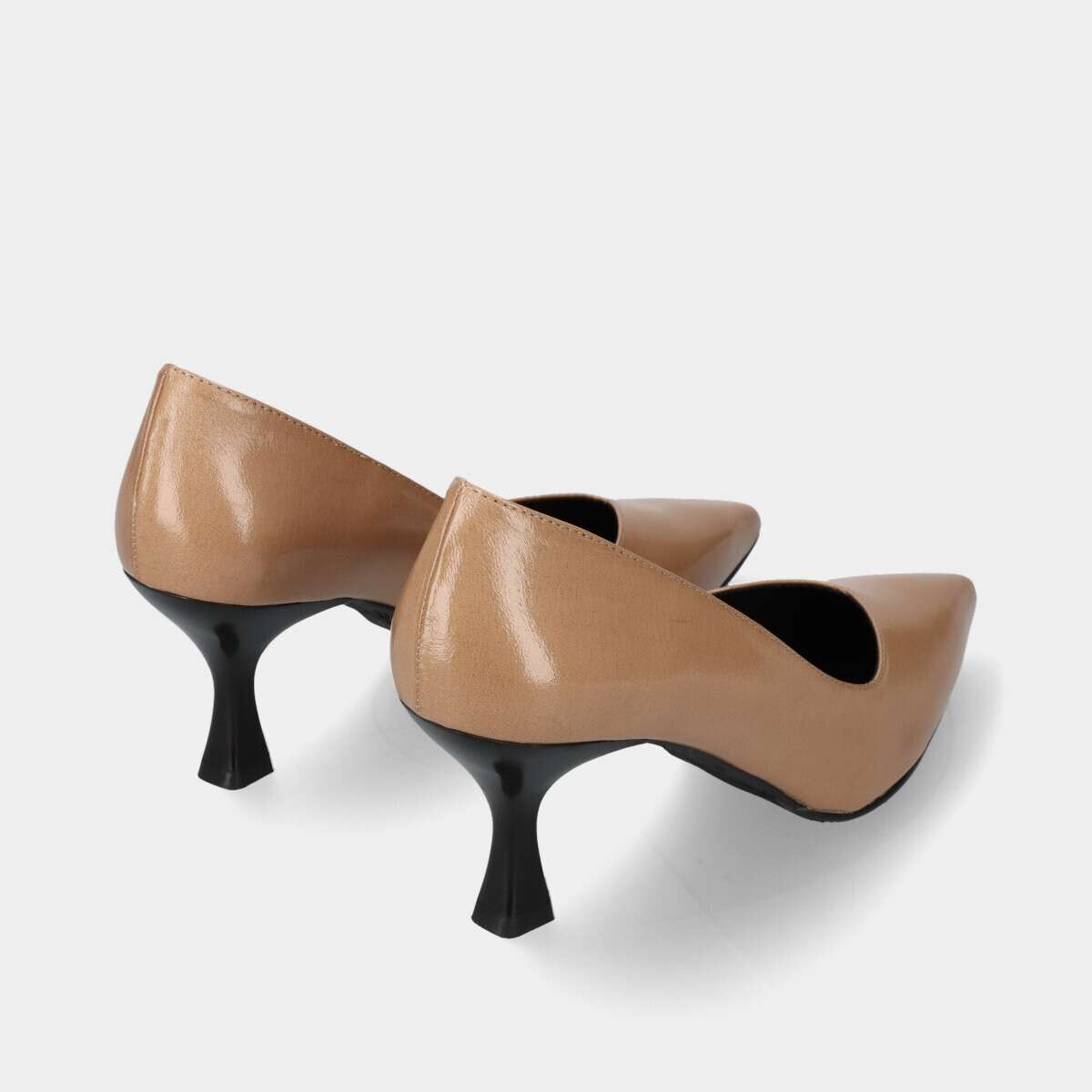 SAPATO DE SALTO STILETTO COM EFEITO VERNIZ US - Image 5
